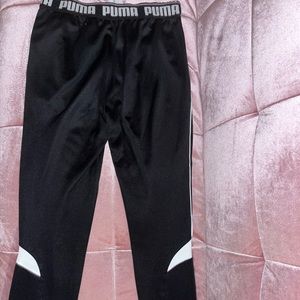 Sport pants with an ajustable band